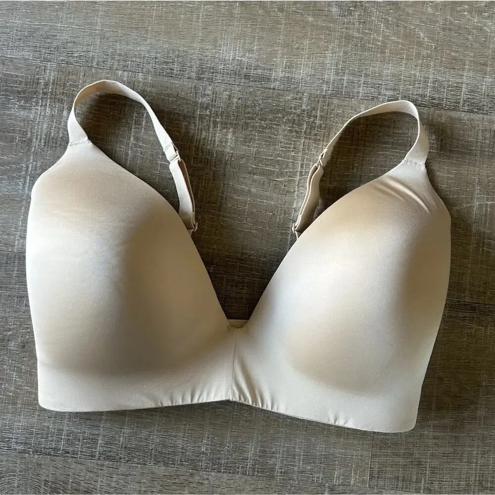 Skims Plunge Bra 38H Nude Beige Seamless Wireless T Shirt Bra EUC - Picture 1 of 8